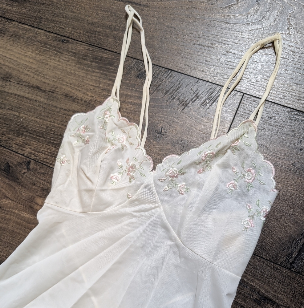 Miss Elaine Vintage 2‎ Piece Nightgown Gently Used See Pics Size Small/Petite
